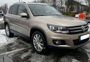VW Tiguan 84.300 km 13.399 &euro; Hamburg 22523