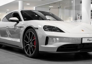 Porsche Taycan 13.900 km 128.520 &euro; Hamburg 22087