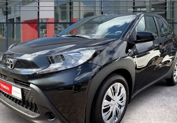 Toyota Aygo (X) 1.500 km 15.850 &euro; Halstenbek 25469