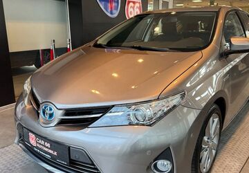 Toyota Auris 97.500 km 12.900 &euro; Hamburg 22547