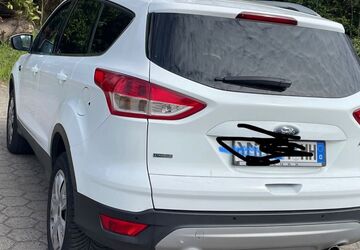 Ford Kuga 119.560 km 9.800 &euro; Wandsbek 22043