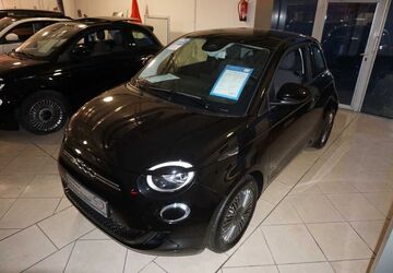 Fiat 500e 44.026 km 16.490 &euro; Hamburg 22043