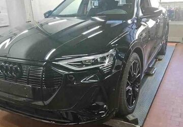 Audi e-tron 18.132 km 36.950 &euro; Hamburg 22047