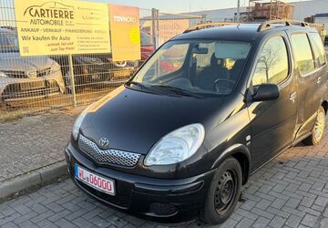 Toyota Yaris 174.742 km 2.999 &euro; Winsen (Luhe) 21423