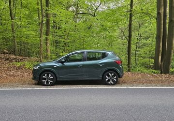 Dacia Sandero 23.000 km 16.250 &euro; Großensee 22946