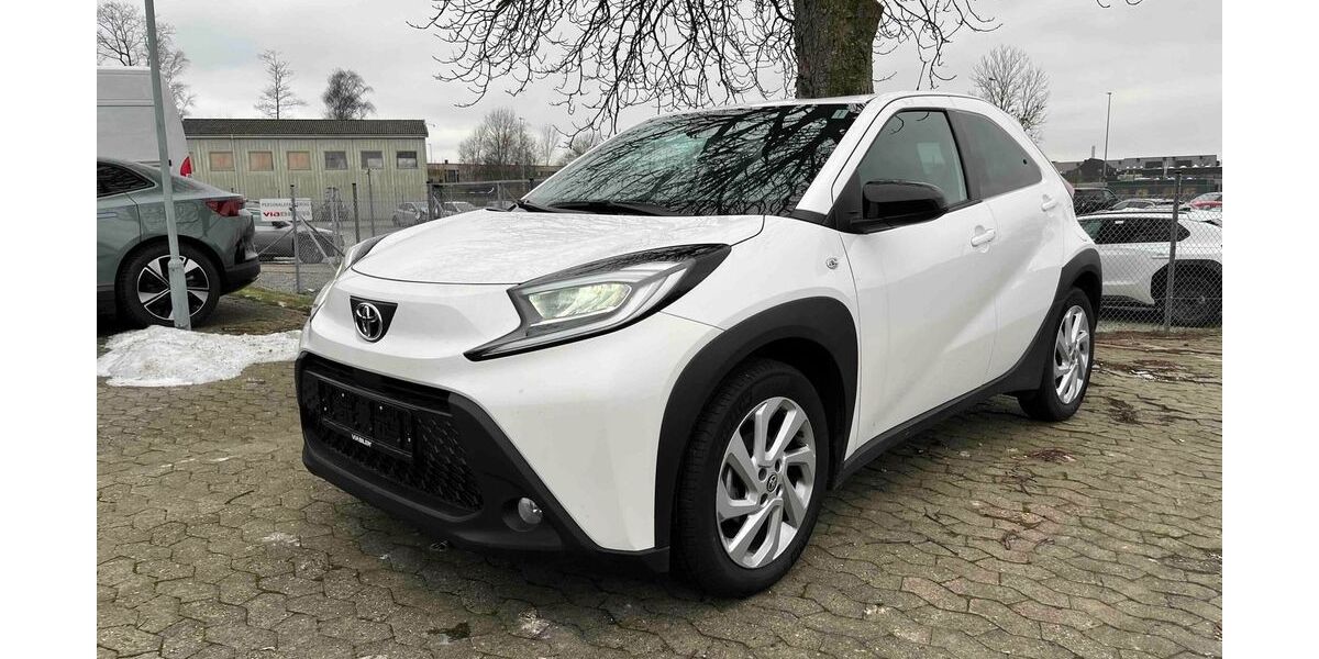 Toyota Aygo (X) 4.310 km 17.989 &euro; Harmstorf/Hamburg 21228
