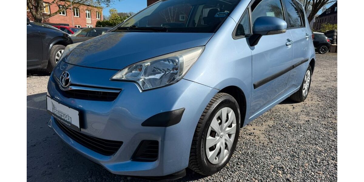 Toyota Verso-S 122.502 km 5.590 &euro; Hamburg 22179