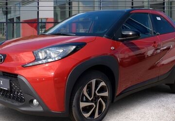 Toyota Aygo (X) 1.523 km 18.485 &euro; Halstenbek 25469