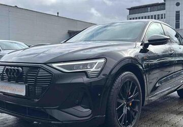 Audi e-tron 20.332 km 41.158 &euro; Hamburg 22047