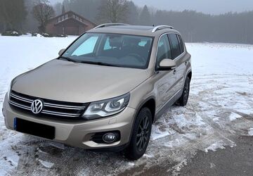VW Tiguan 217.542 km 9.000 &euro; Asendorf 21271