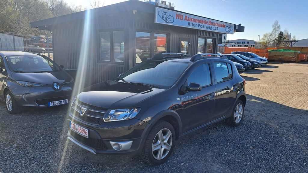 Dacia Sandero 80.000 km 5.999 &euro; Buxtehude 21614