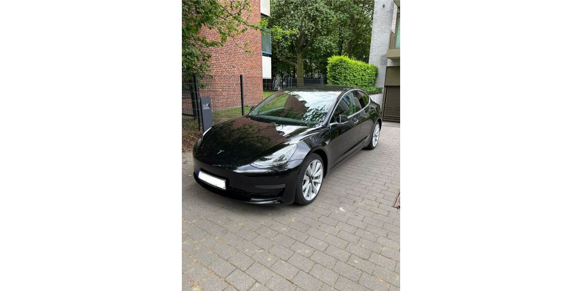 Tesla Model 3 124.000 km 21.400 &euro; Hamburg 22083
