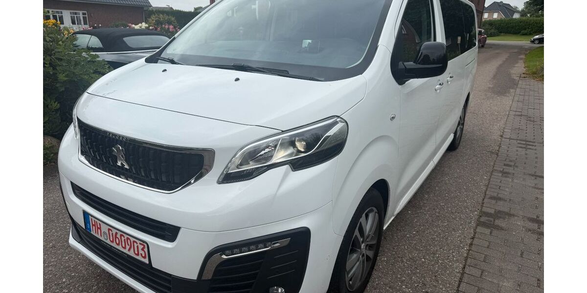 Peugeot Traveller 140.000 km 25.900 &euro; Braak 22145