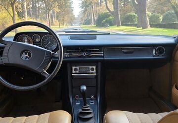 Mercedes-Benz 230 111.000 km 14.900 &euro; Hamburg 22337